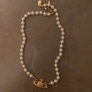 Vivian Westwood authentic pearl necklace